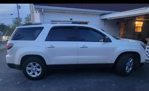 White 2015 GMC Acadia SLE-2