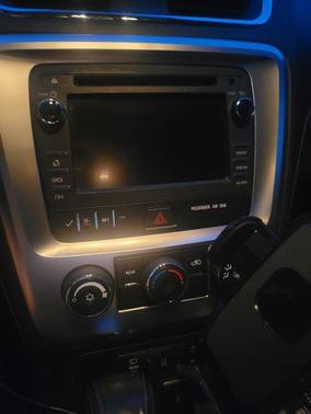 White 2015 GMC Acadia SLE-2