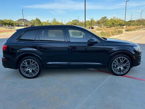 Black 2019 Audi Q7 55 Prestige