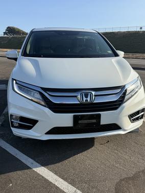White 2019 Honda Odyssey Elite