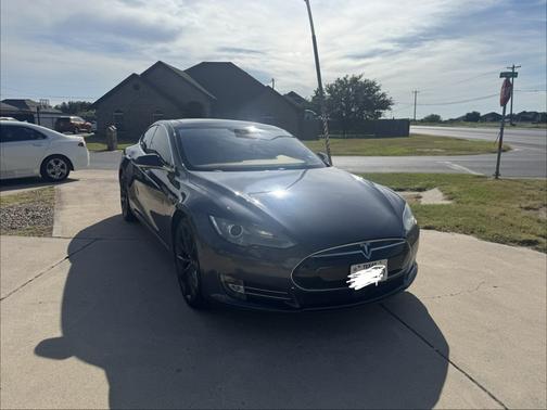 Black 2014 Tesla Model S P85D