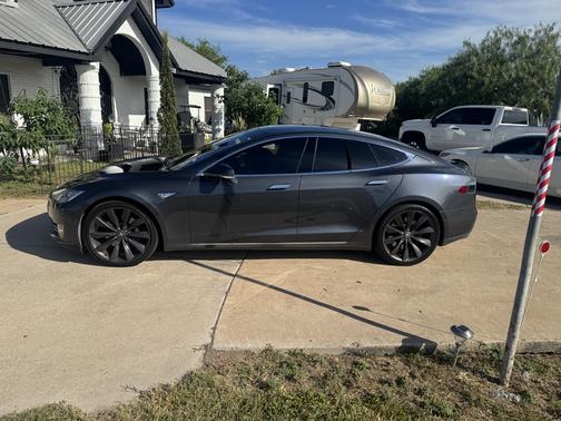 Black 2014 Tesla Model S P85D