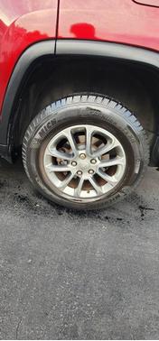 Red 2016 Jeep Grand Cherokee Limited