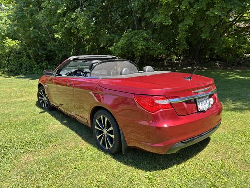 Red 2012 Chrysler 200 S