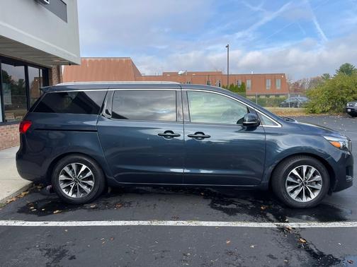 Blue 2015 Kia Sedona SX