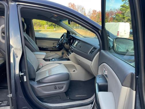 Blue 2015 Kia Sedona SX