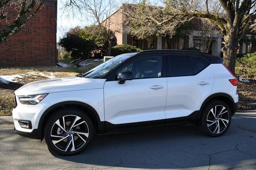 2019 Volvo XC40 T4 R-Design