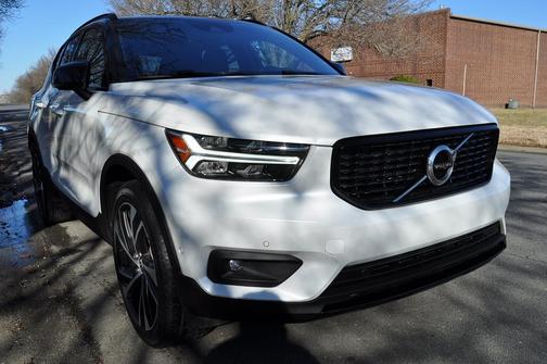 2019 Volvo XC40 T4 R-Design