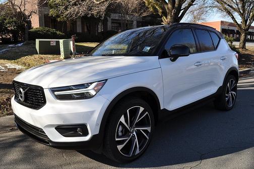 2019 Volvo XC40 T4 R-Design