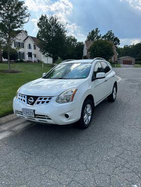 White 2012 Nissan Rogue SV