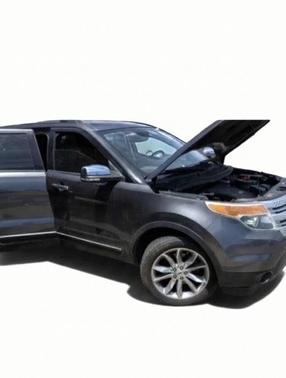 Gray 2015 Ford Explorer XLT