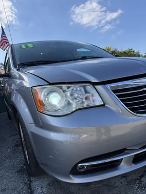 2015 Chrysler Town & Country Limited Platinum