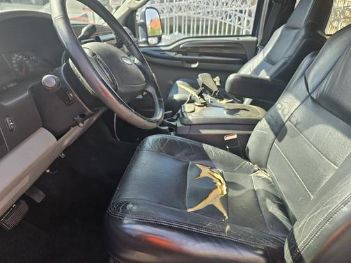 2005 Ford F-250 Lariat Crew Cab Super Duty
