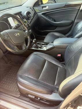Black 2014 Kia Cadenza Premium
