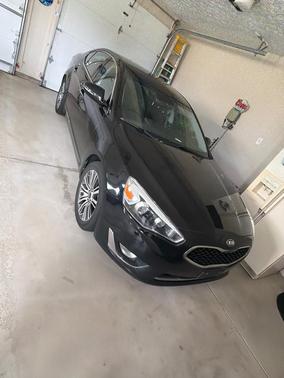 Black 2014 Kia Cadenza Premium
