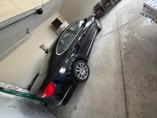 Black 2014 Kia Cadenza Premium