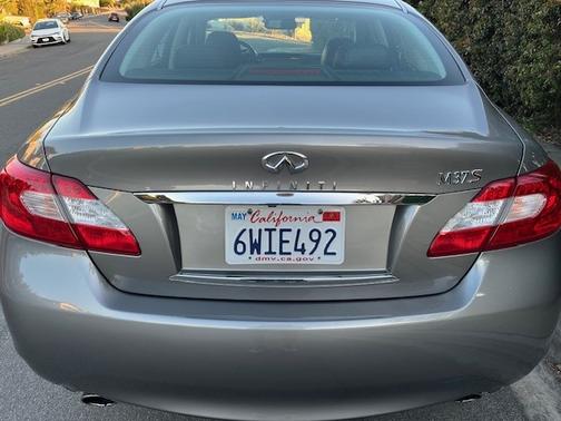Gray 2012 INFINITI M37 Base