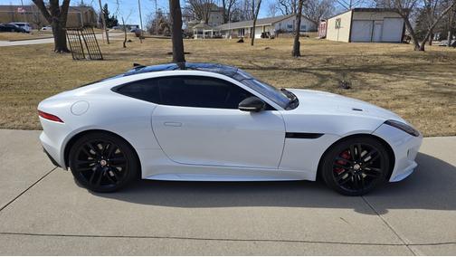 2017 Jaguar F-TYPE R