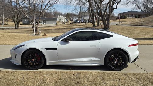 2017 Jaguar F-TYPE R