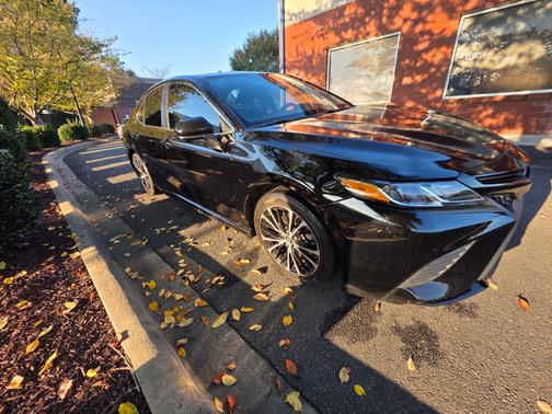Black 2020 Toyota Camry SE