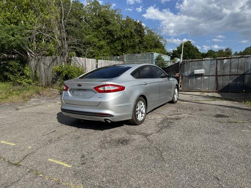 2015 Ford Fusion SE