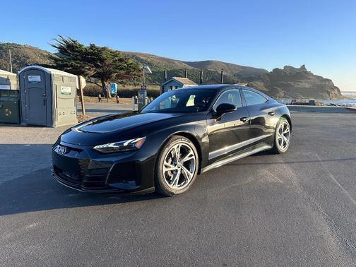 Black 2023 Audi e-tron GT Premium Plus