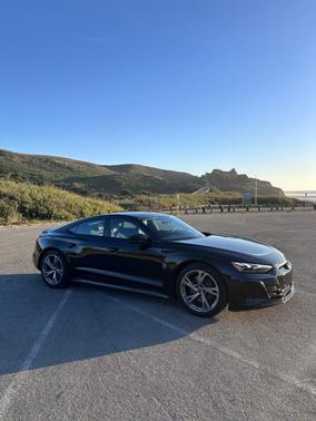 Black 2023 Audi e-tron GT Premium Plus