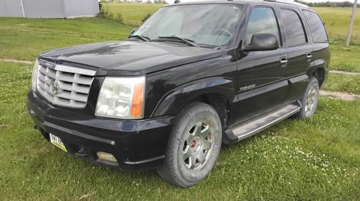 2004 Cadillac Escalade Base