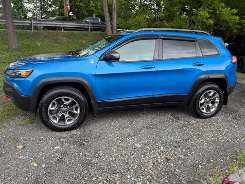Blue 2019 Jeep Cherokee Trailhawk