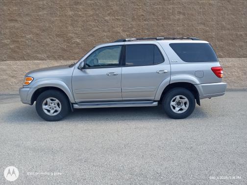 Silver 2001 Toyota Sequoia SR5