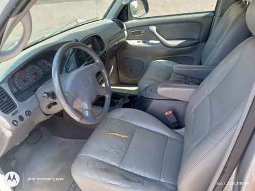 Silver 2001 Toyota Sequoia SR5