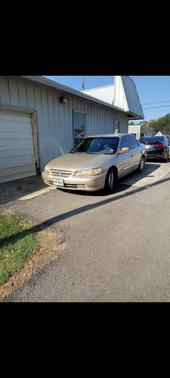 Gold 2001 Honda Accord LX