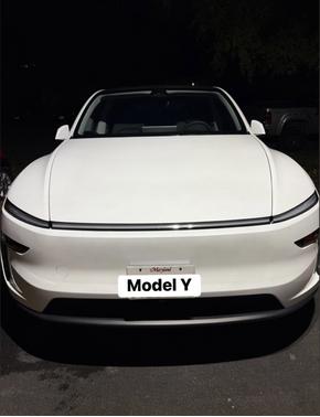 2026 Tesla Model Y AWD