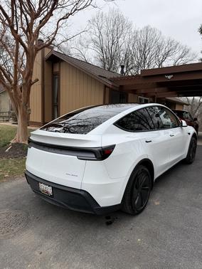 2026 Tesla Model Y AWD