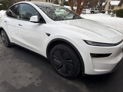 2026 Tesla Model Y AWD