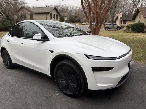 2026 Tesla Model Y AWD