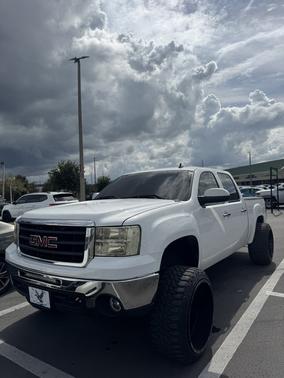 White 2010 GMC Sierra 1500 SLE