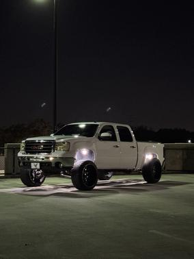 White 2010 GMC Sierra 1500 SLE