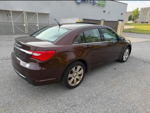 Brown 2013 Chrysler 200 Touring