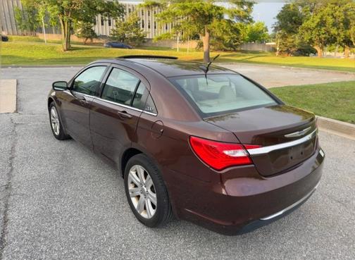 Brown 2013 Chrysler 200 Touring