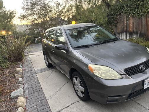 Gray 2004 Toyota Matrix Base