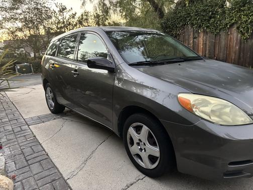 Gray 2004 Toyota Matrix Base