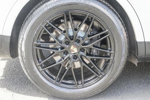 Gray 2024 Porsche Cayenne Cayenne