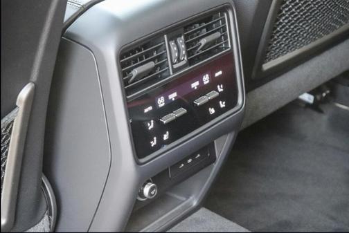Gray 2024 Porsche Cayenne Cayenne
