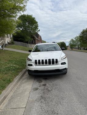 White 2015 Jeep Cherokee Sport