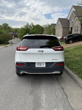 White 2015 Jeep Cherokee Sport