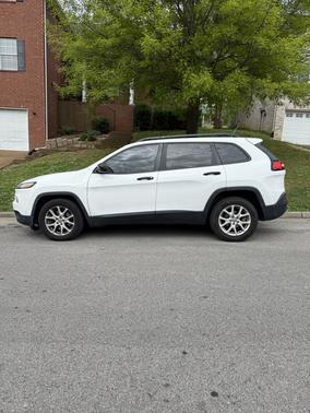White 2015 Jeep Cherokee Sport