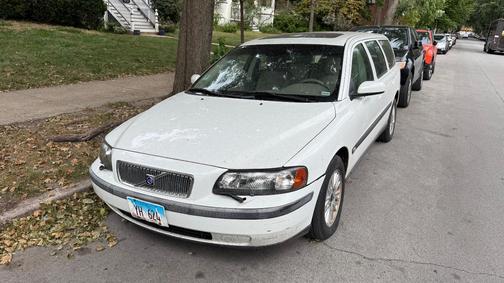 White 2004 Volvo V70 2.4