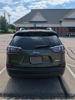 Green 2019 Jeep Cherokee Latitude Plus