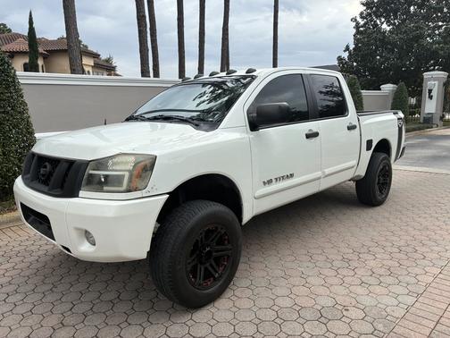 2012 Nissan Titan SV